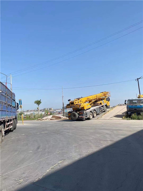 南陵县25吨吊车的租赁价格大概是多少？